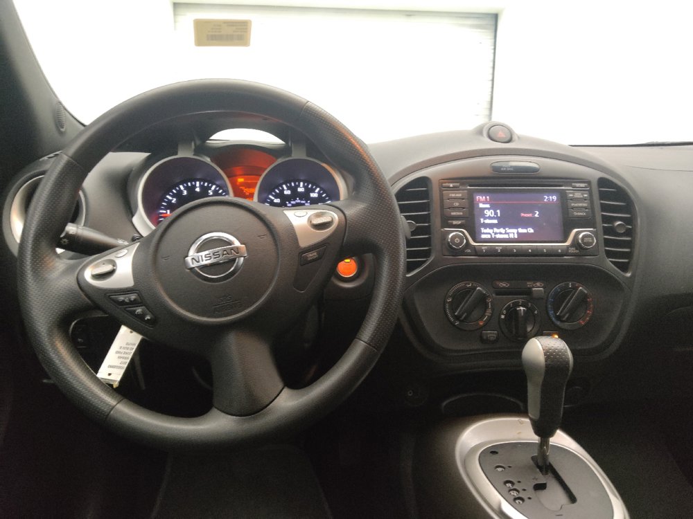 Used 2017 Nissan Juke S FWD image 22