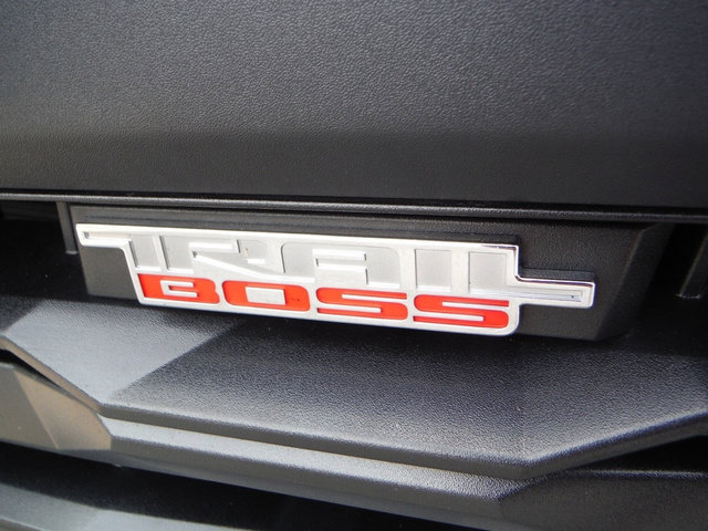 Used 2024 Chevrolet Colorado Trail Boss w/ Advanced Trailering Package AWD/4WD image 10