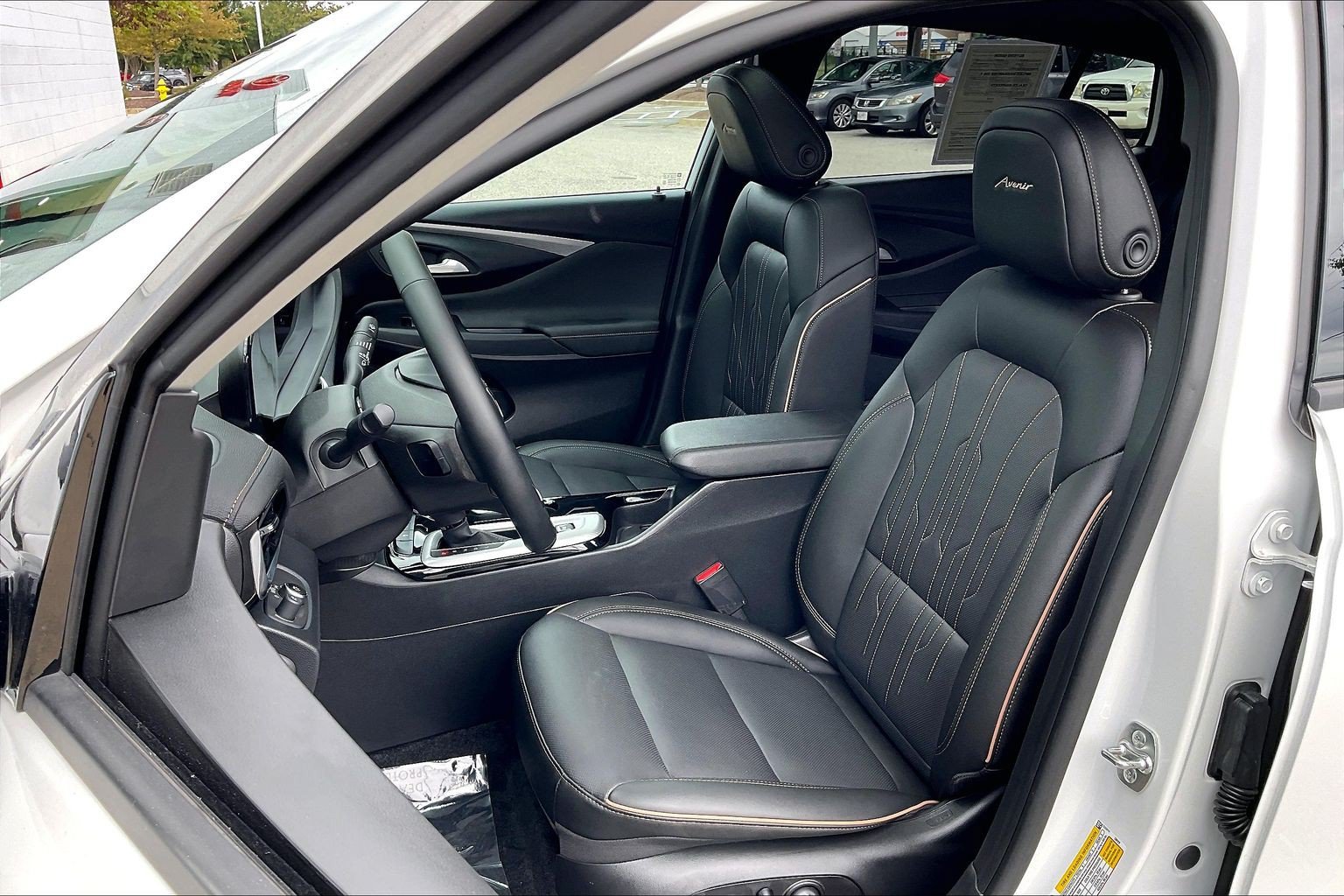 Used 2025 Buick Envista Avenir FWD image 30