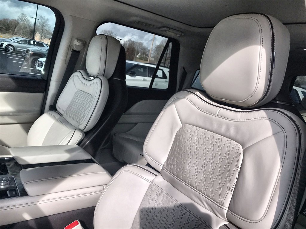 Used 2024 Lincoln Navigator L Black Label image 11