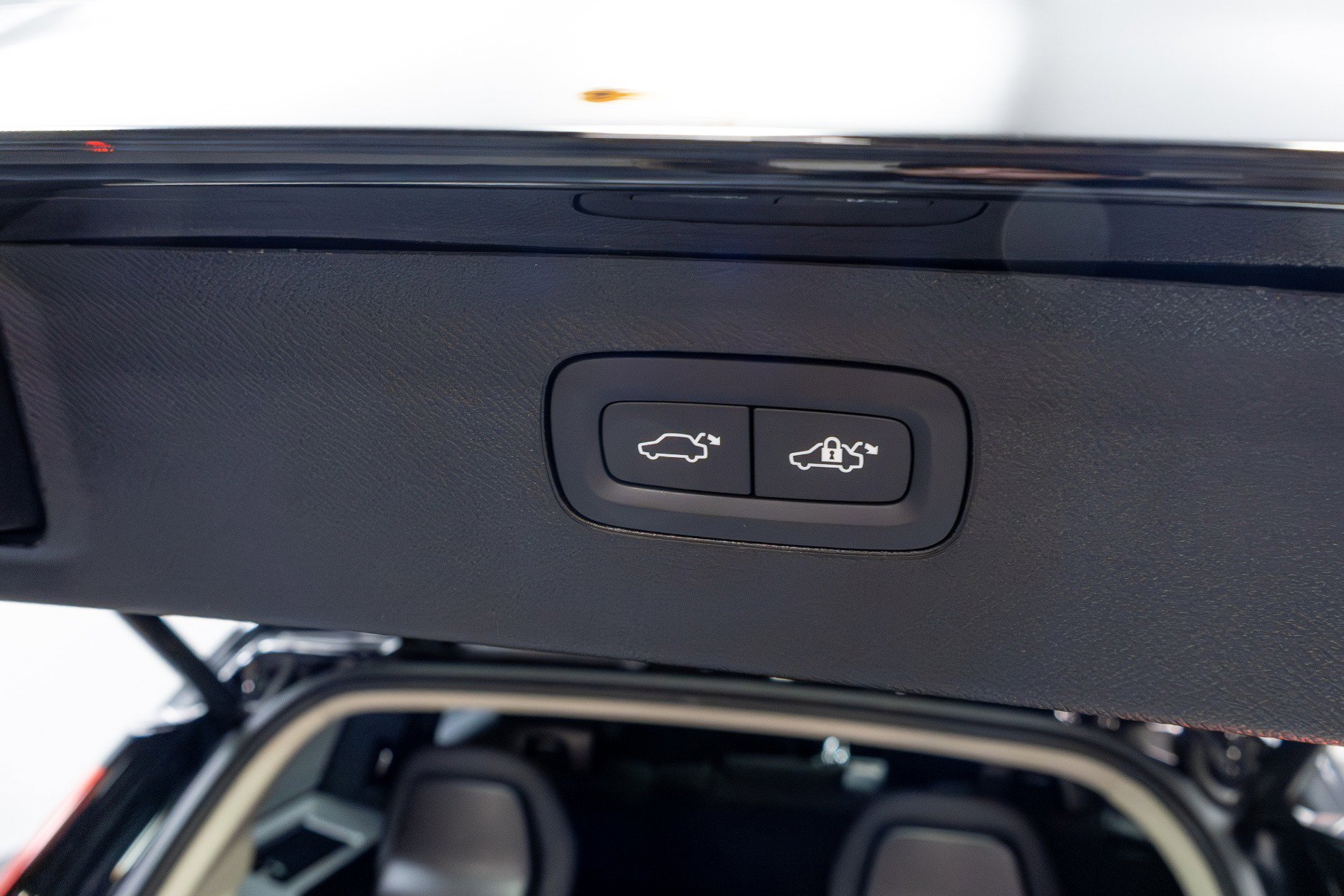 Used 2025 Volvo XC90 B6 Plus image 52