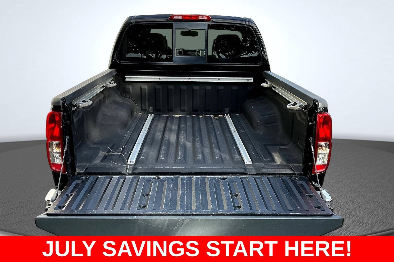 Used 2019 Nissan Frontier SL RWD image 8