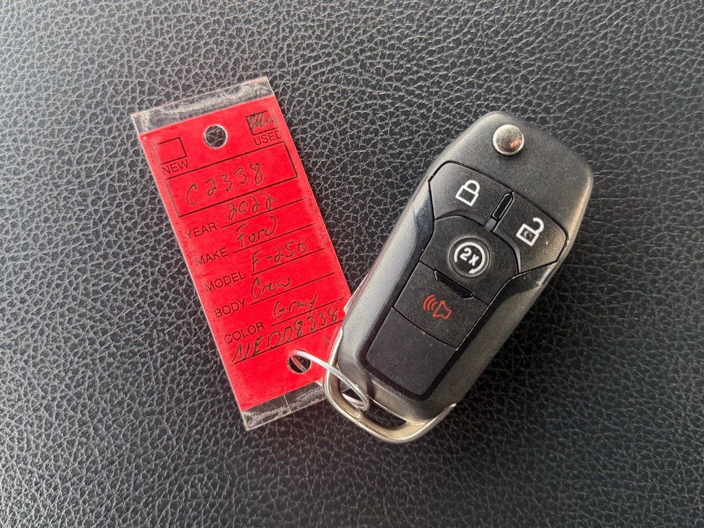 Used 2022 Ford F250 Lariat w/ Black Appearance Package image 38