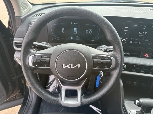 Used 2025 Kia Sportage LX image 15