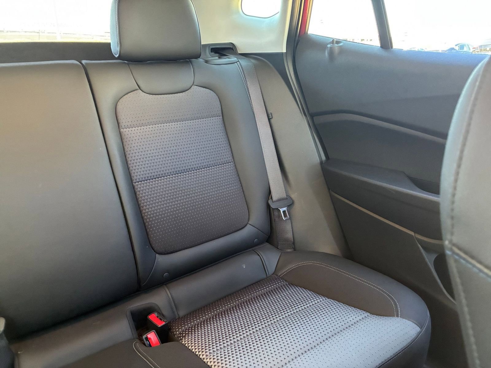 Used 2025 Chevrolet Trax LT image 36
