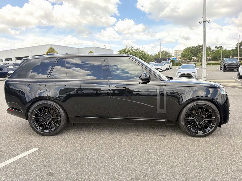 New 2026 Land Rover Range Rover Long Wheelbase SE AWD/4WD image 6
