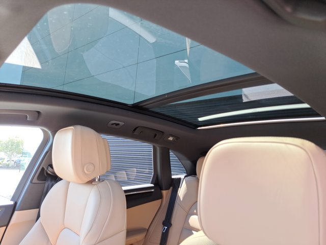 Certified 2025 Porsche Macan AWD/4WD image 36