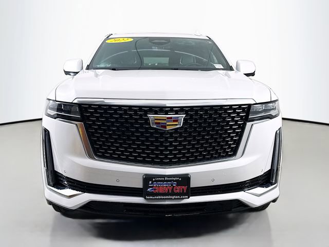 Used 2022 Cadillac Escalade ESV Premium Luxury image 2