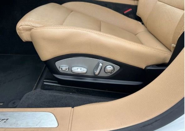 Used 2016 Porsche Panamera 4 AWD/4WD image 6