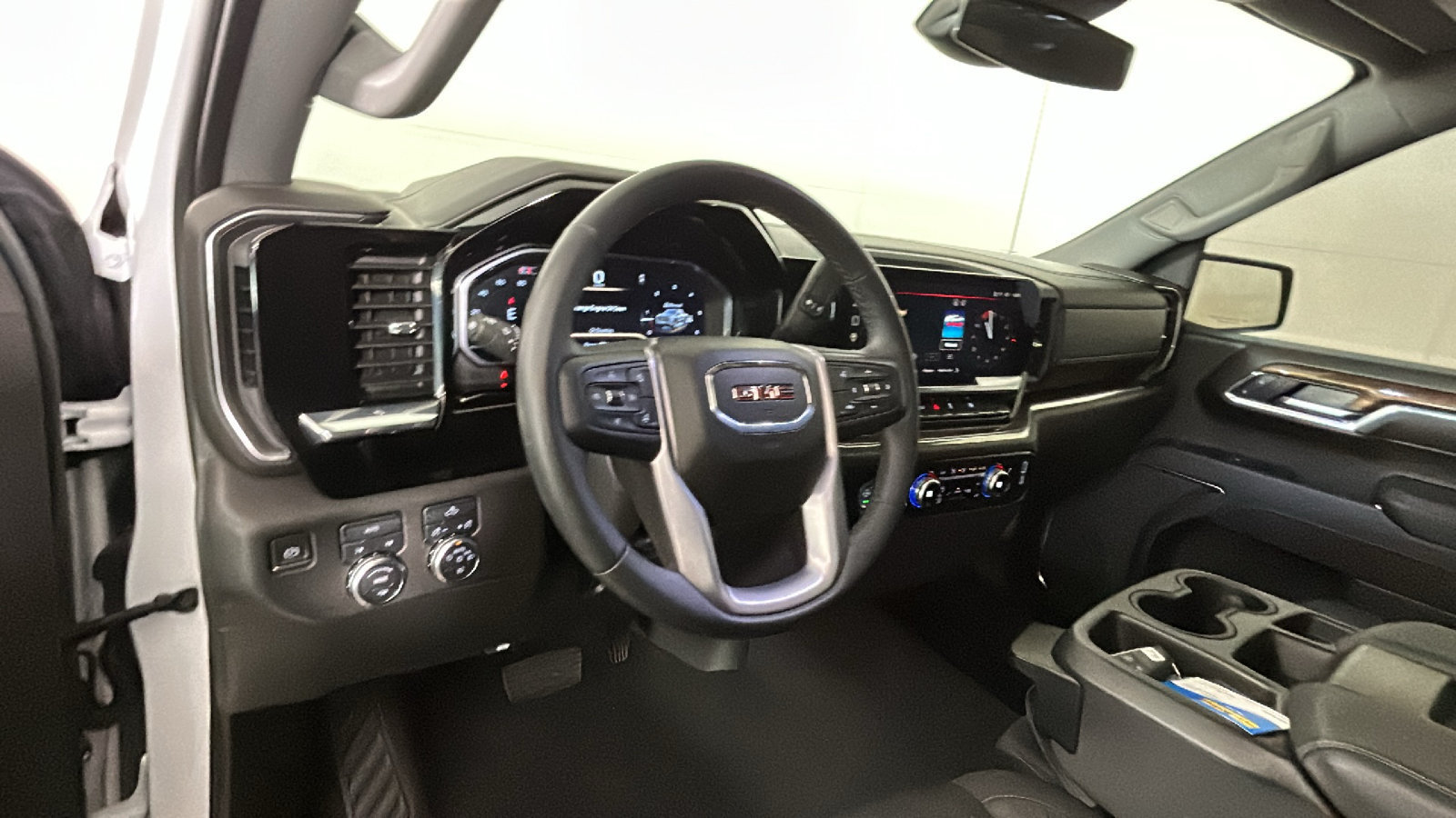 Used 2024 GMC Sierra 1500 Elevation AWD/4WD image 16
