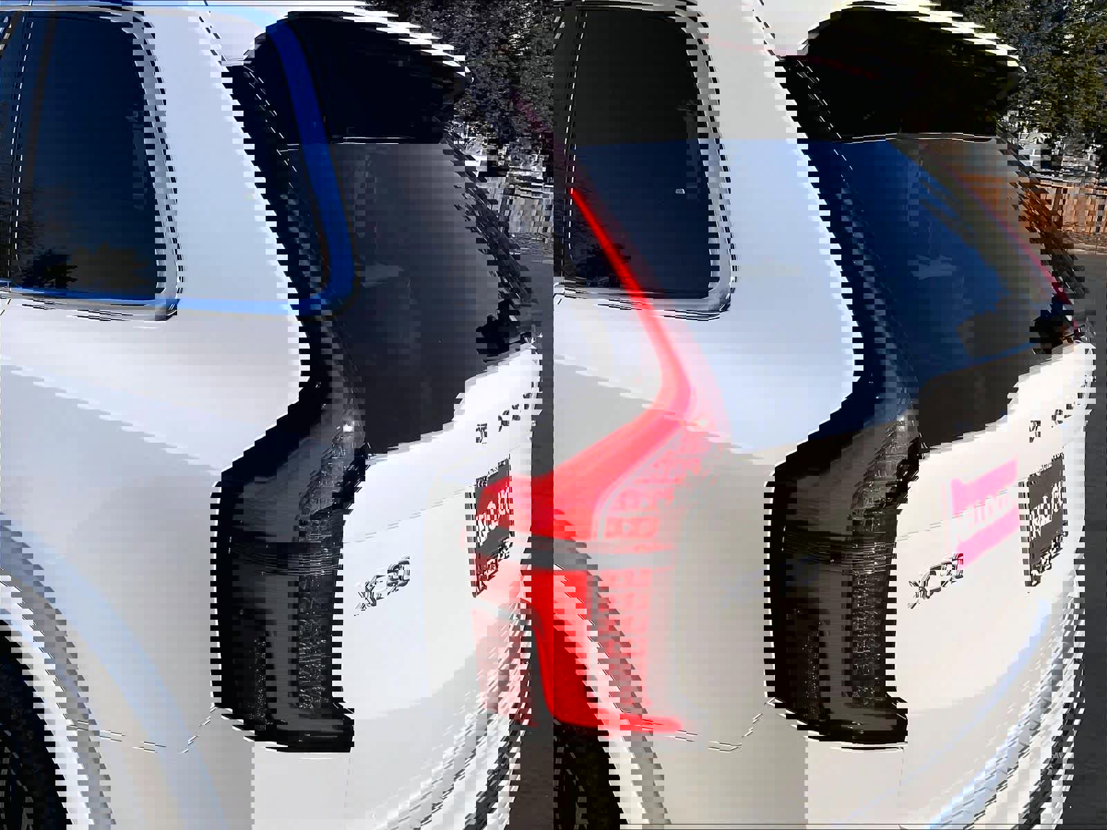 New 2026 Volvo XC90 T8 Plus w/ Protection Package Premier image 25