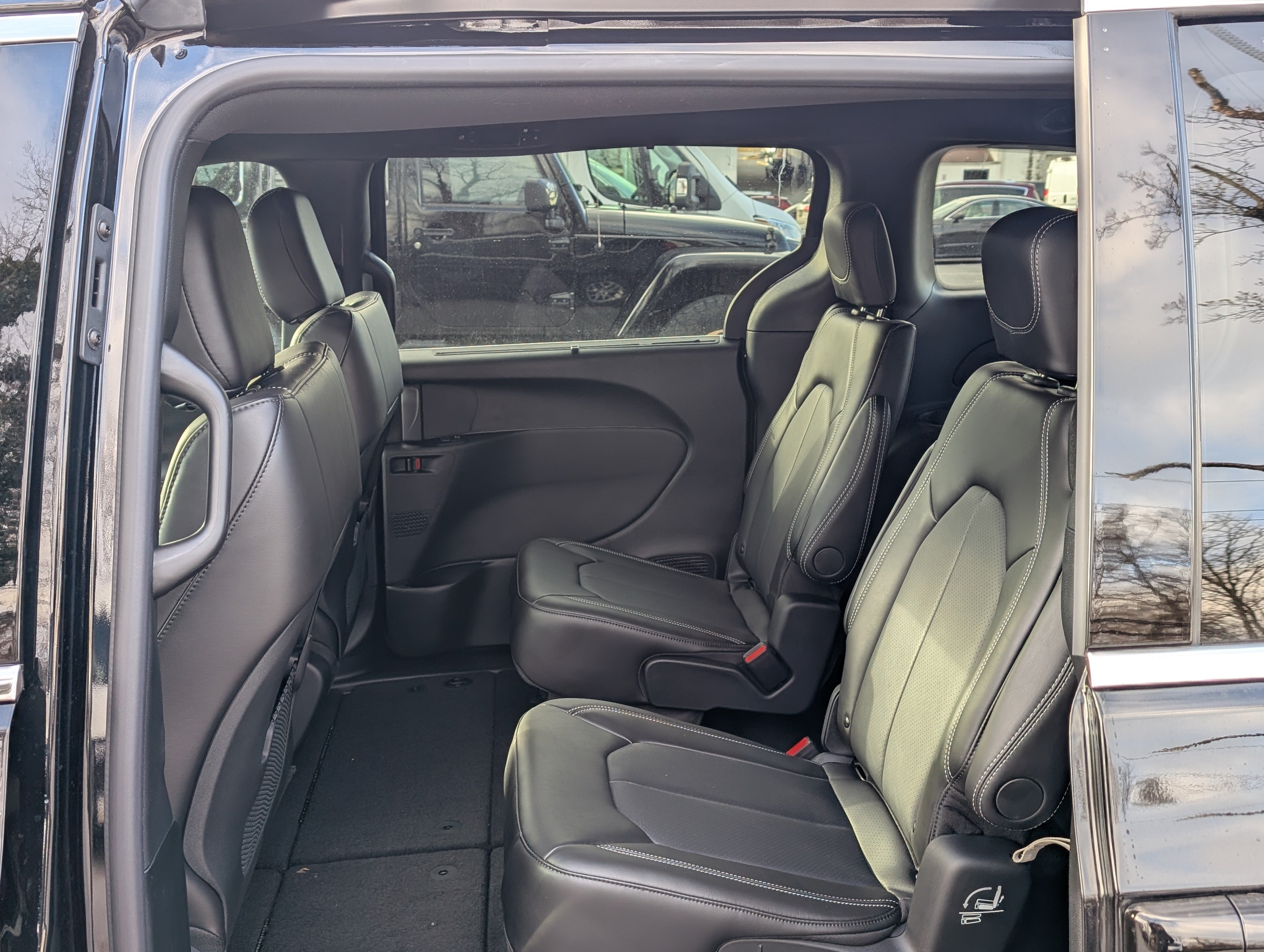 New 2026 Chrysler Voyager LX FWD image 14