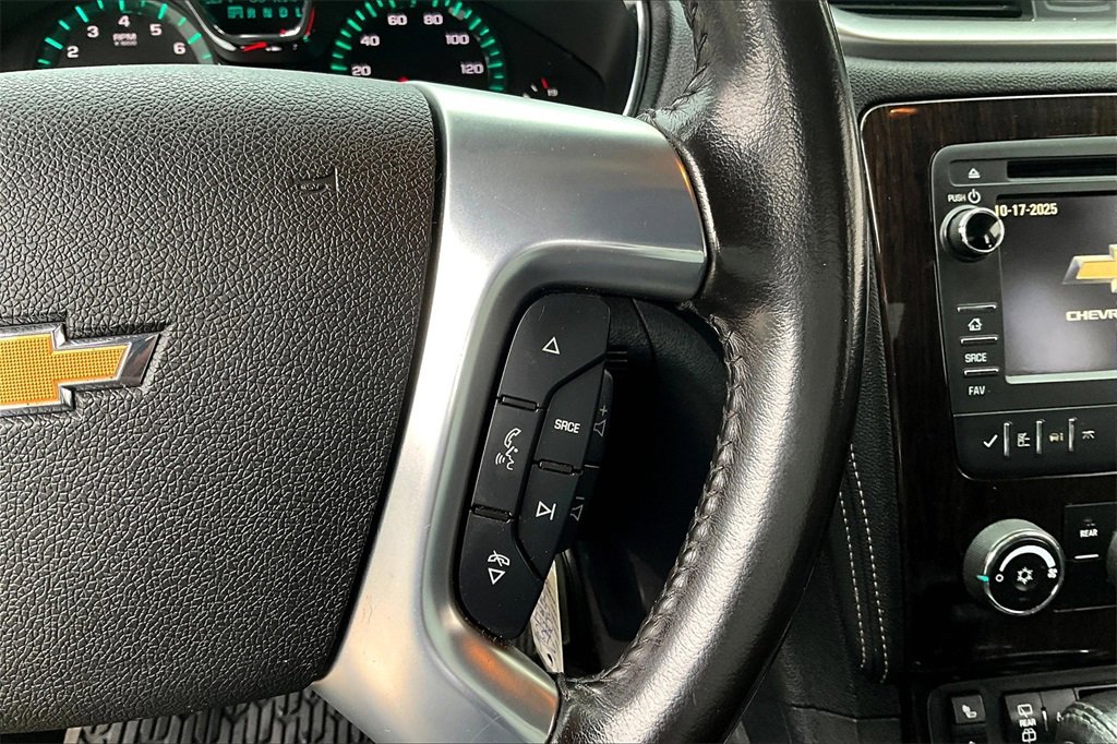 Used 2017 Chevrolet Traverse LT w/ Style and Technology Package image 12