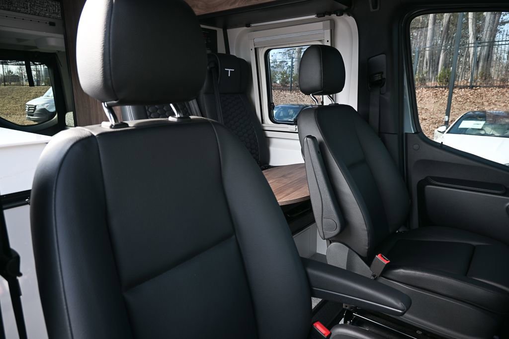 Used 2023 Mercedes-Benz Sprinter 2500 image 23