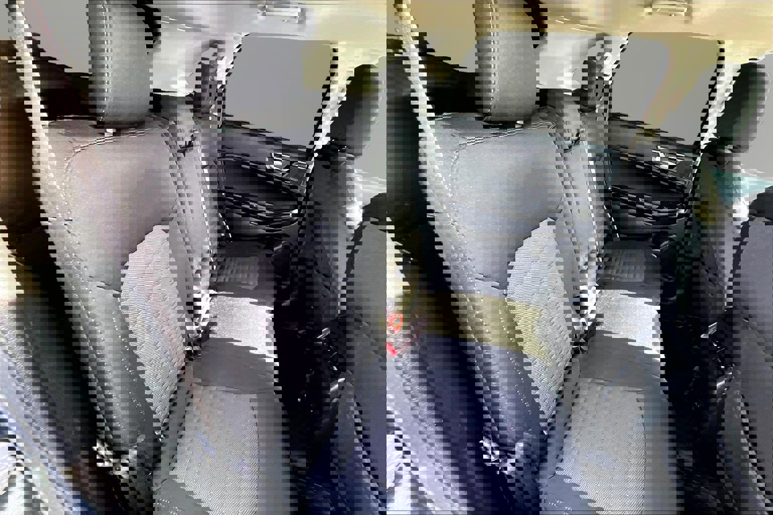 Used 2022 Ford Edge SE w/ Black Appearance Package image 17