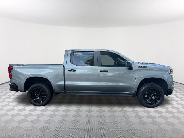 Used 2024 Chevrolet Silverado 1500 LT Trail Boss w/ Convenience Package II AWD/4WD image 4