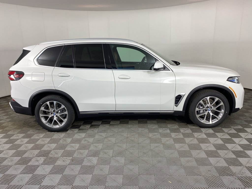 New 2026 BMW X5 xDrive40i image 2