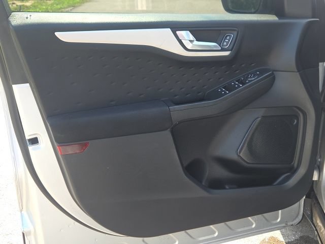 Used 2020 Ford Escape SE FWD image 24