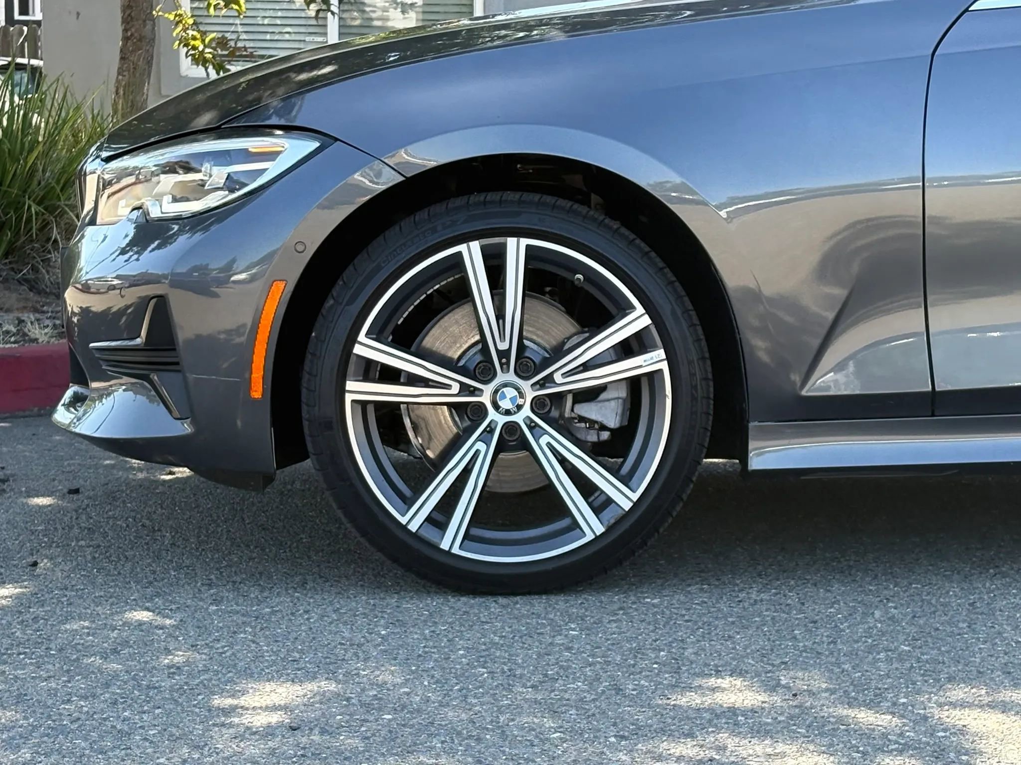 Used 2021 BMW 330i xDrive Sedan w/ Premium Package AWD/4WD image 27