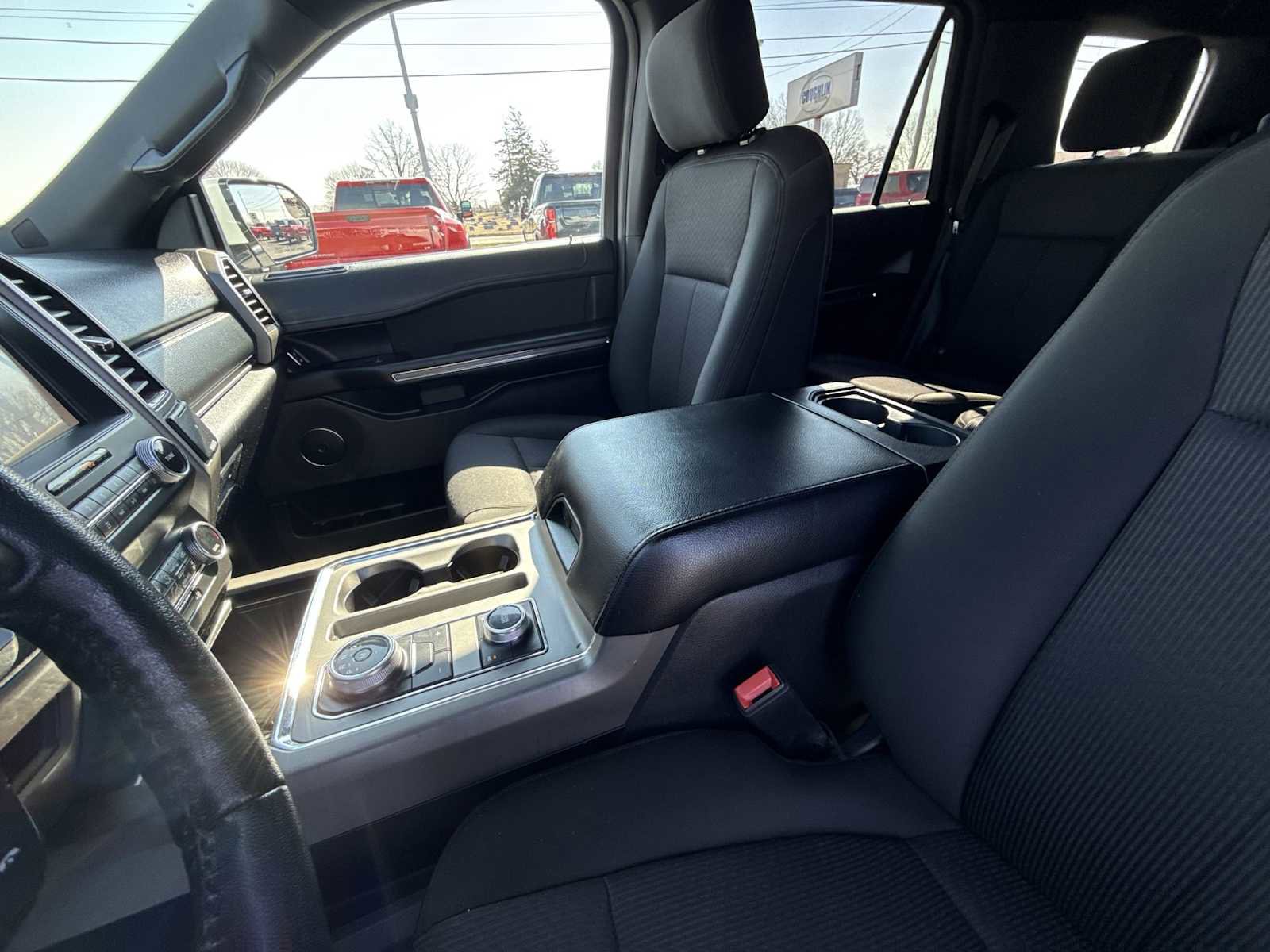 Used 2019 Ford Expedition XLT image 21