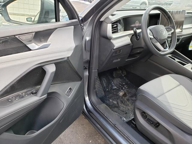 New 2026 Volkswagen Tiguan SE image 6