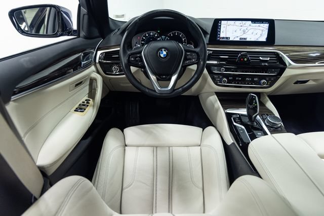 Used 2019 BMW 530i xDrive w/ Premium Package AWD/4WD image 3