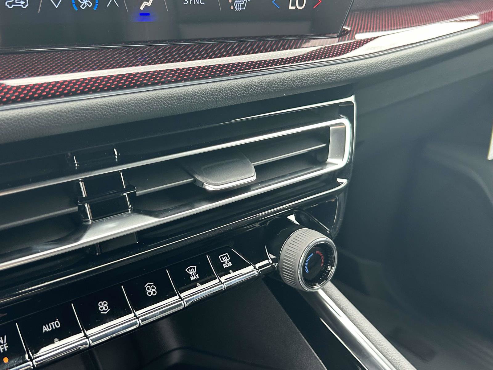 New 2026 Chevrolet Traverse Z71 w/ Driver Confidence Package image 25