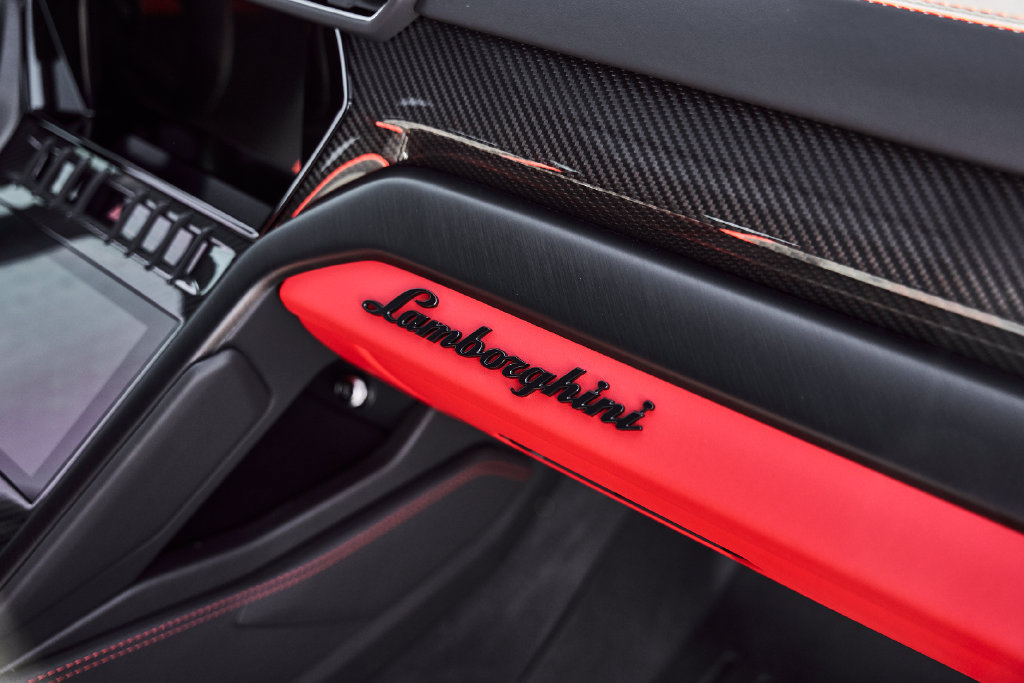 Used 2024 Lamborghini Urus S AWD/4WD image 3