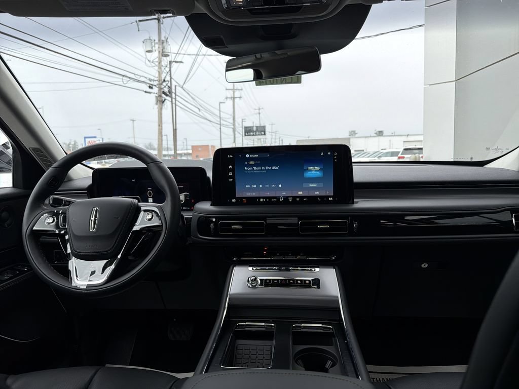 New 2025 Lincoln Aviator AWD w/ Jet Appearance Package image 10