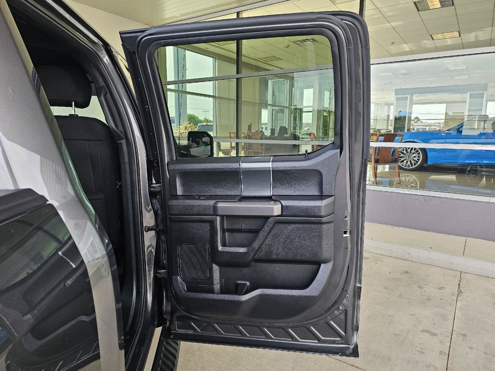 Used 2019 Ford F150 XLT w/ Equipment Group 302A Luxury AWD/4WD image 13