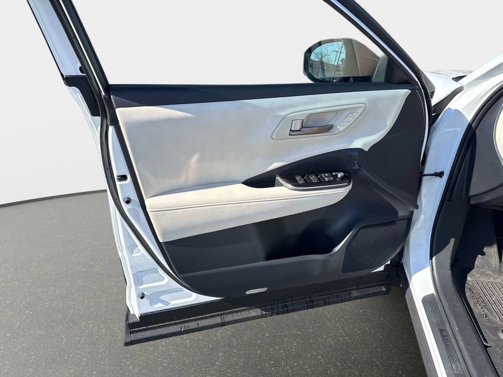 Used 2026 Toyota Crown Limited image 16