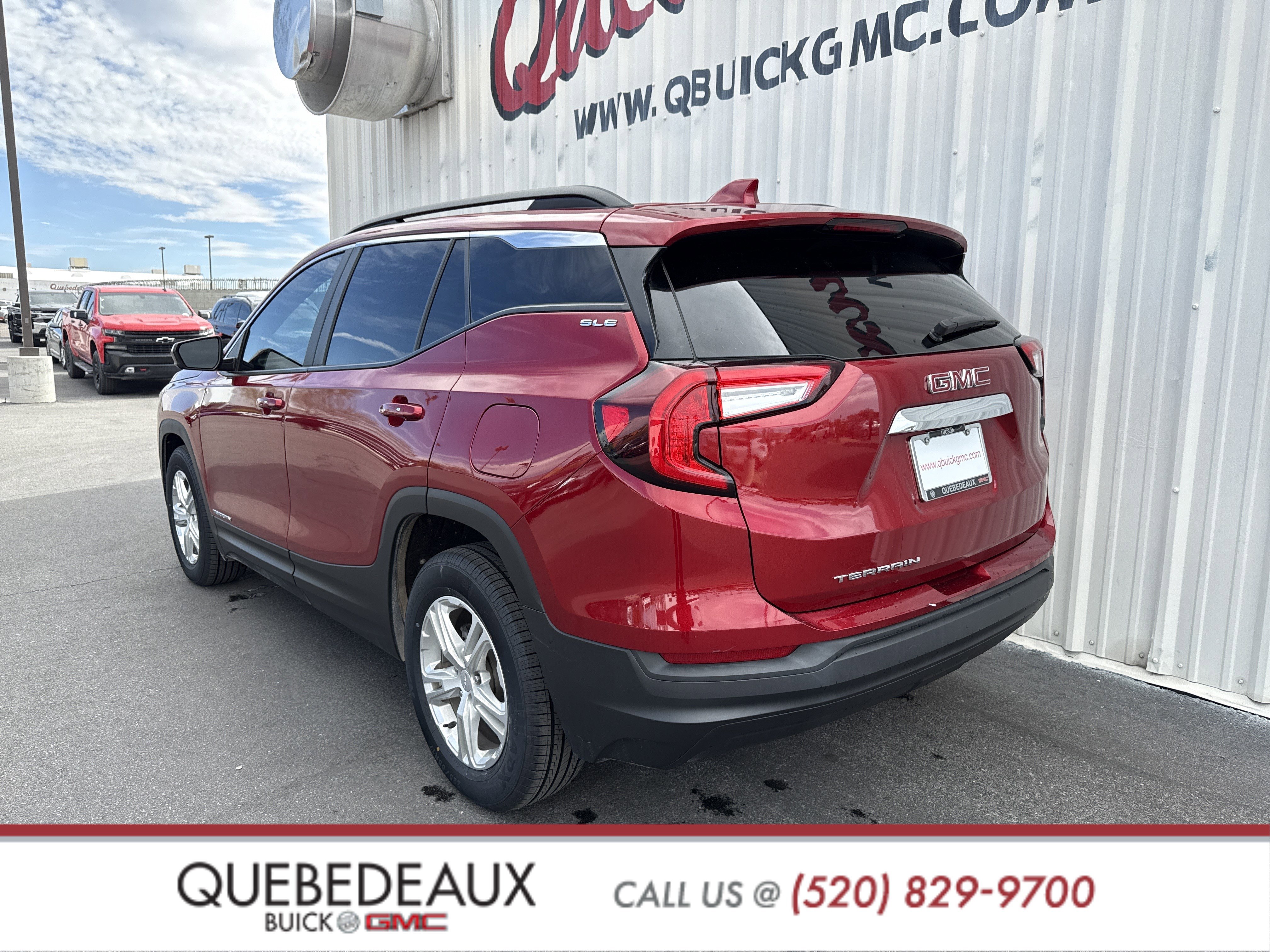 Used 2022 GMC Terrain SLE w/ Driver Convenience Package image 8