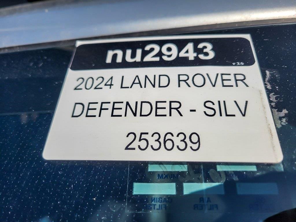 Used 2024 Land Rover Defender 110 X-Dynamic SE image 25