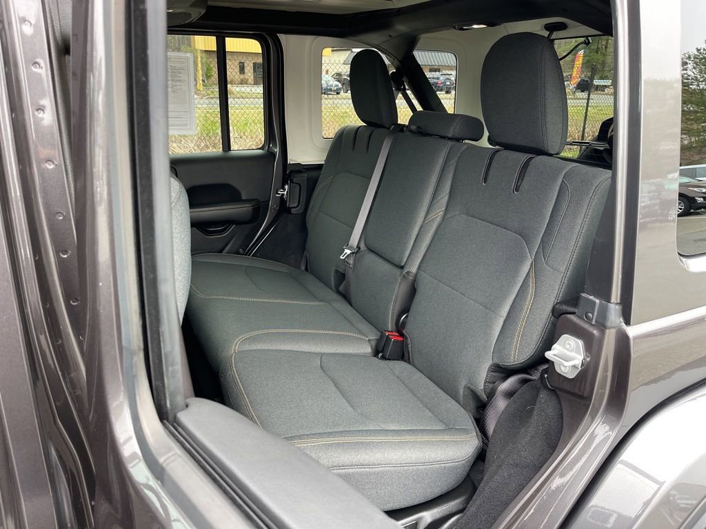 Certified 2025 Jeep Wrangler Unlimited Sahara w/ Safety Group image 21