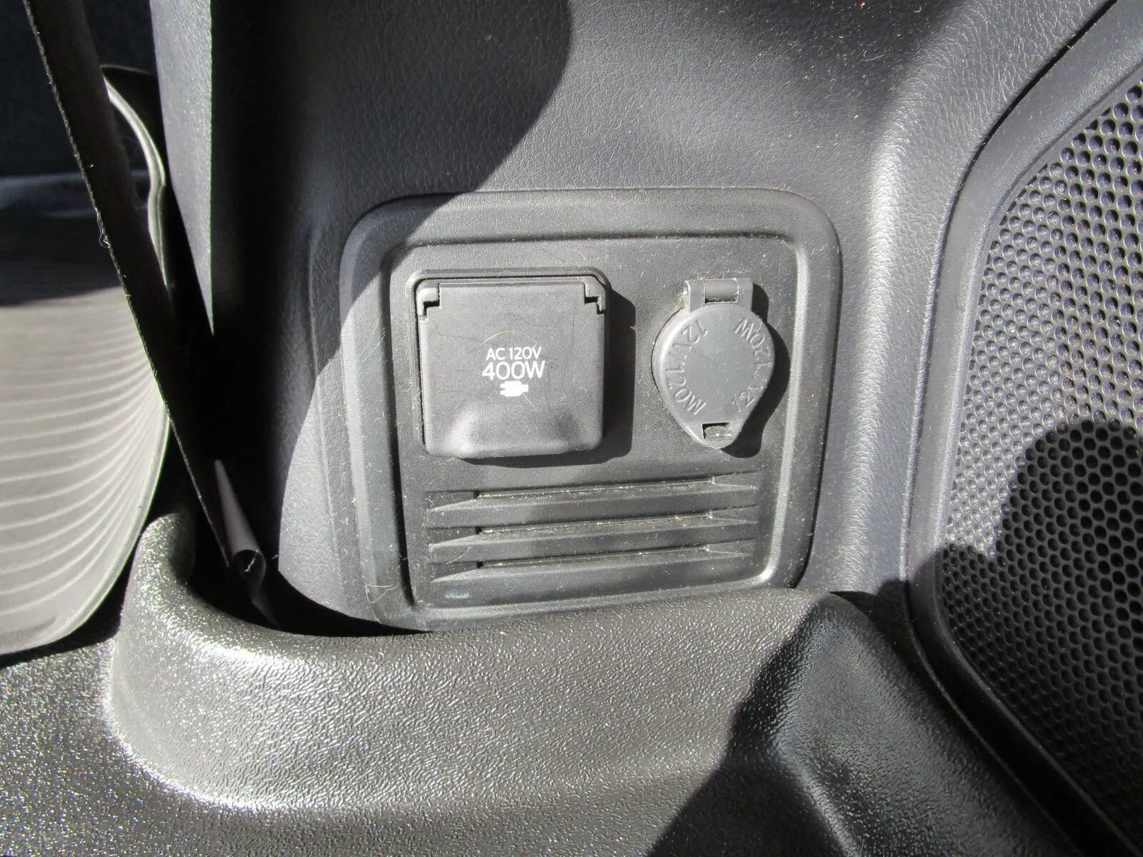 Used 2022 Toyota 4Runner Limited AWD/4WD image 18