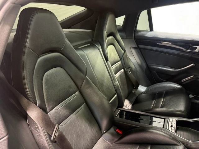 Used 2017 Porsche Panamera 4 image 29