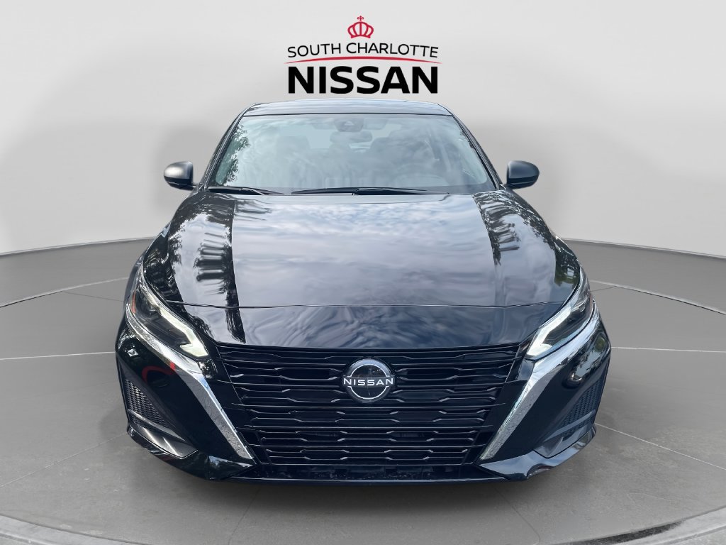 Used 2025 Nissan Altima 2.5 SV FWD image 2