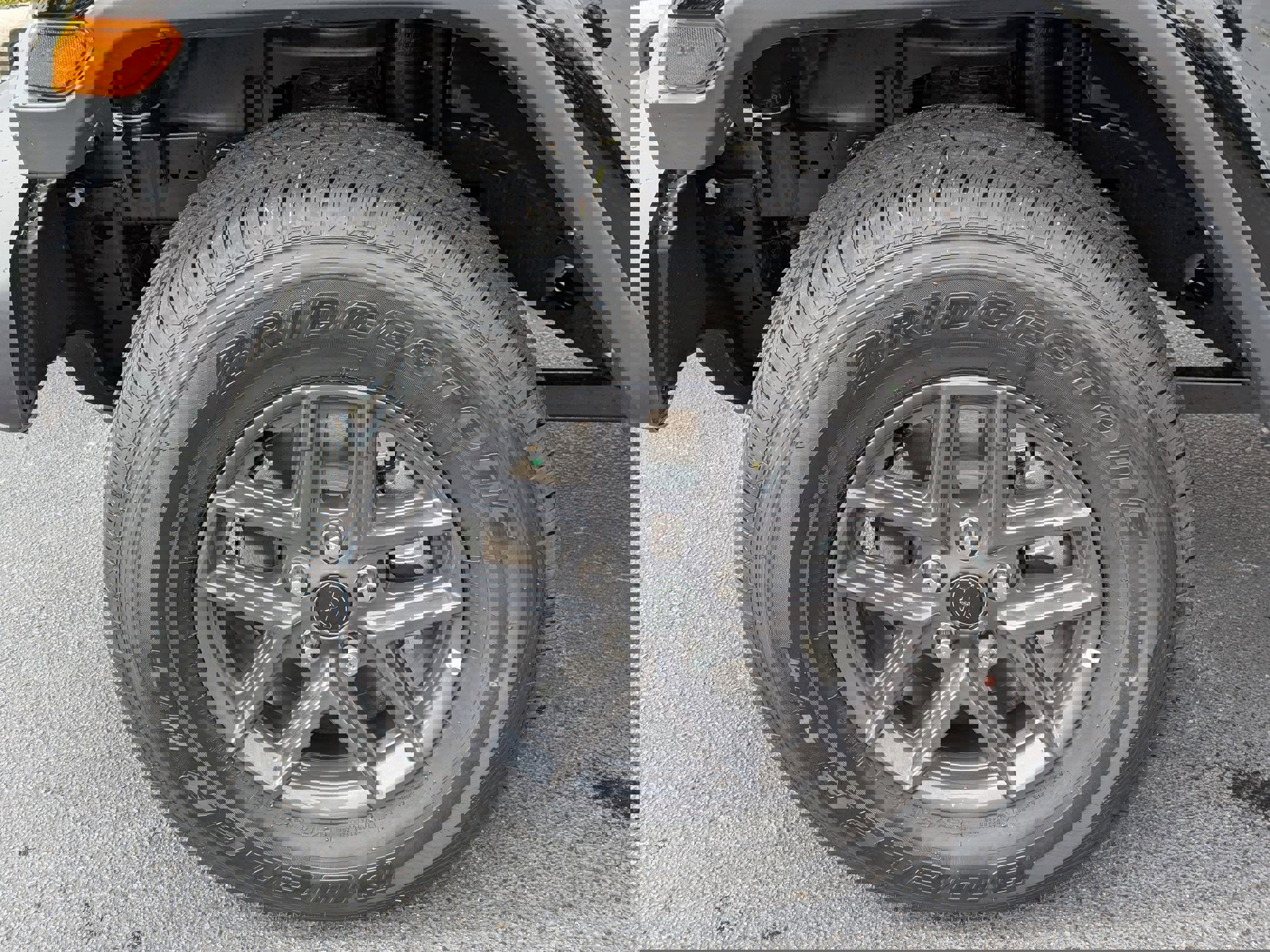 New 2025 Jeep Gladiator Sport image 9