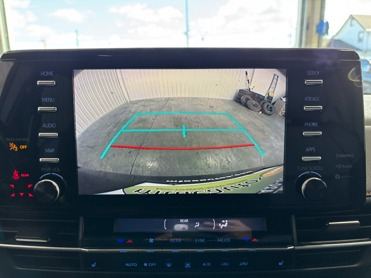 Used 2021 Toyota Sienna XSE image 7