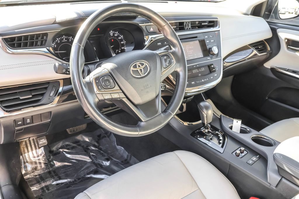 Used 2014 Toyota Avalon Limited image 3
