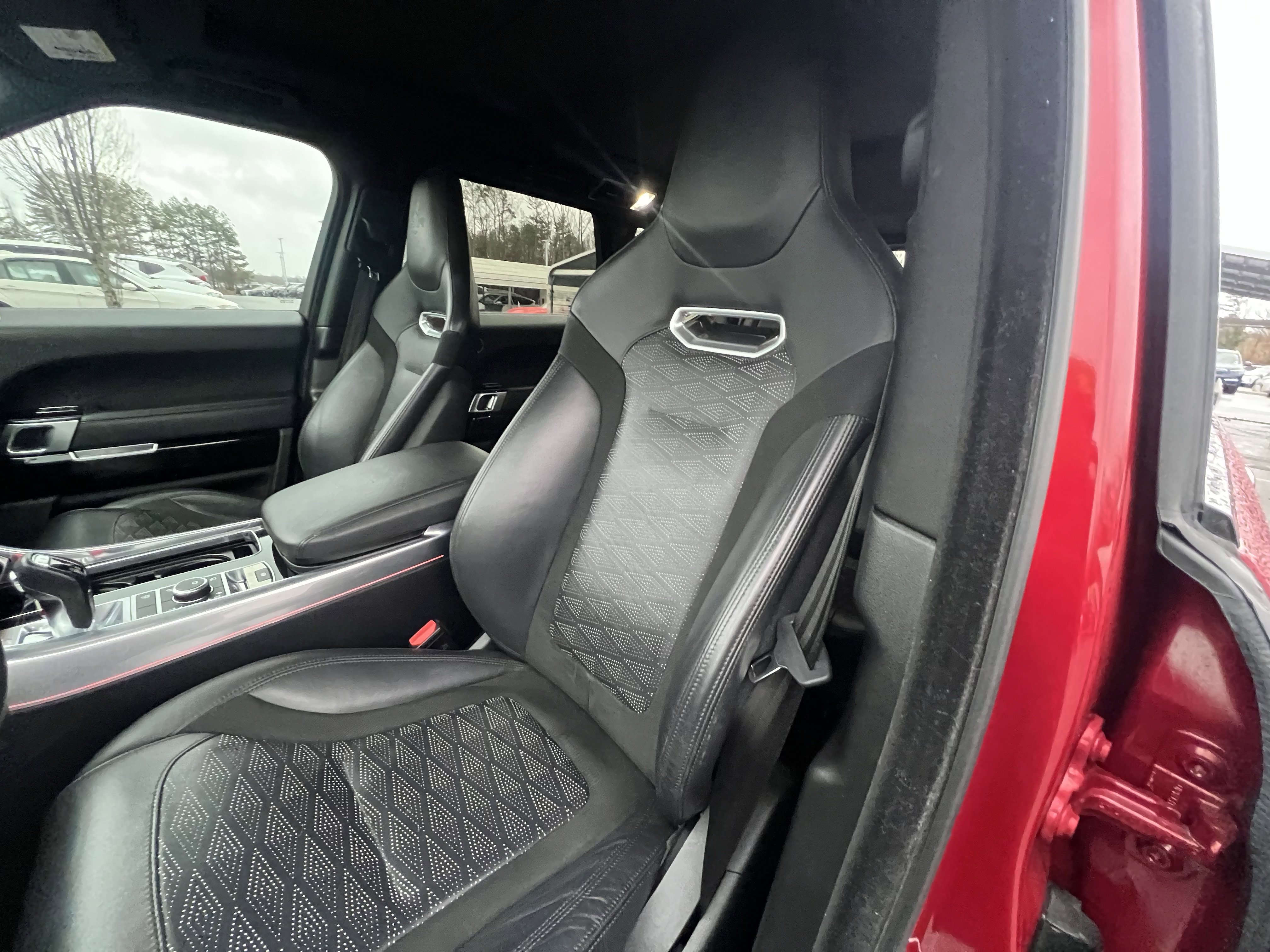 Used 2020 Land Rover Range Rover Sport SVR image 17