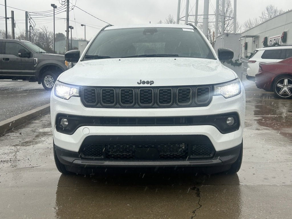 Used 2025 Jeep Compass Latitude w/ Altitude Special Edition image 3