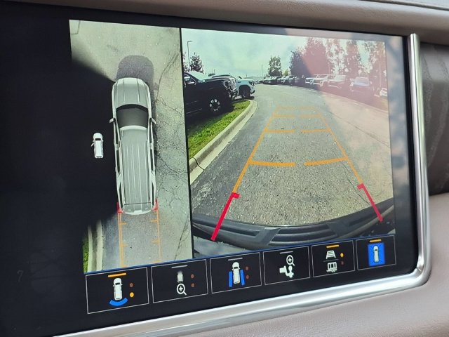 Used 2023 GMC Yukon Denali AWD/4WD image 15