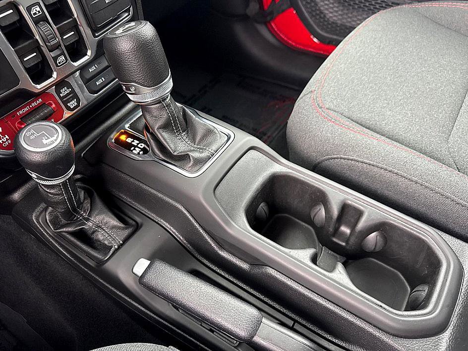 Used 2025 Jeep Wrangler Unlimited Rubicon image 14