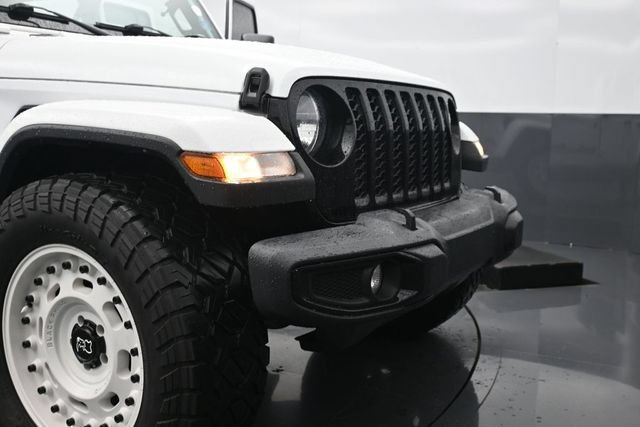 Used 2021 Jeep Gladiator Sport AWD/4WD image 32