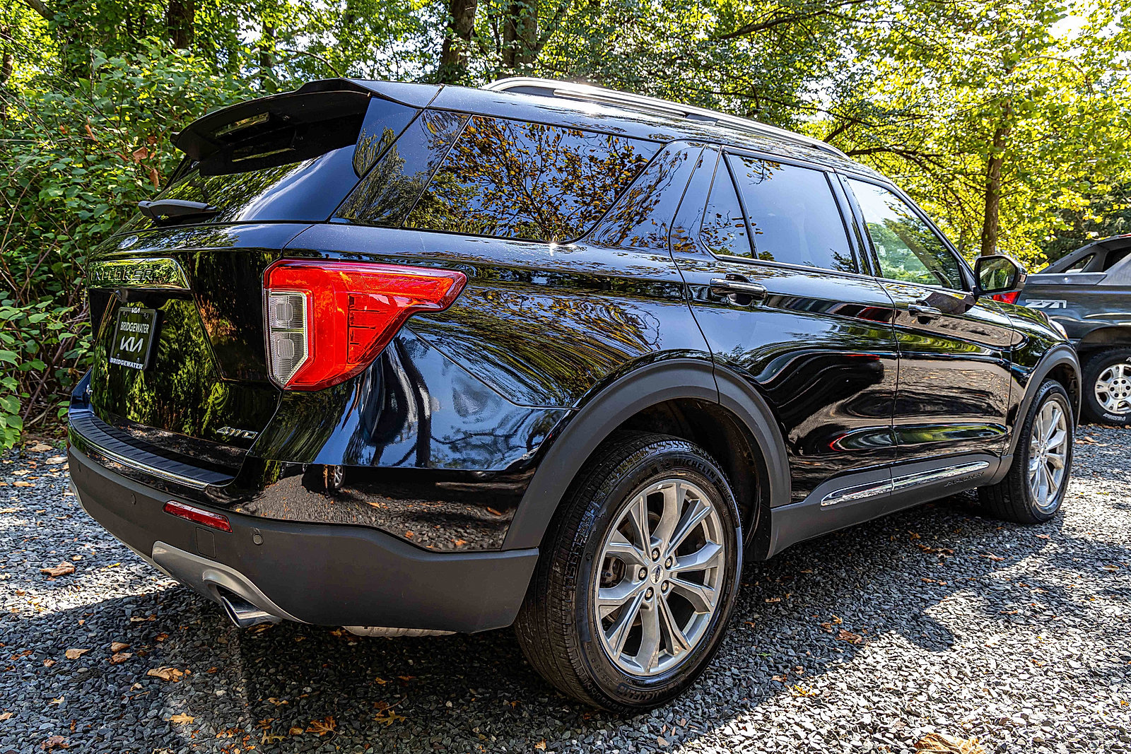 Used 2023 Ford Explorer Limited image 6