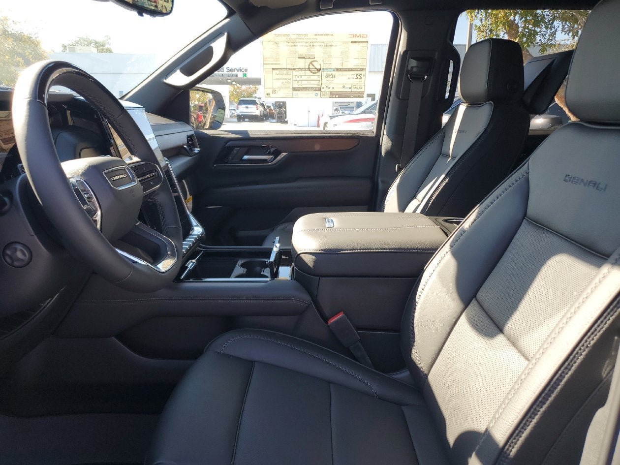 New 2026 GMC Yukon Denali w/ Denali Reserve Package AWD/4WD image 19