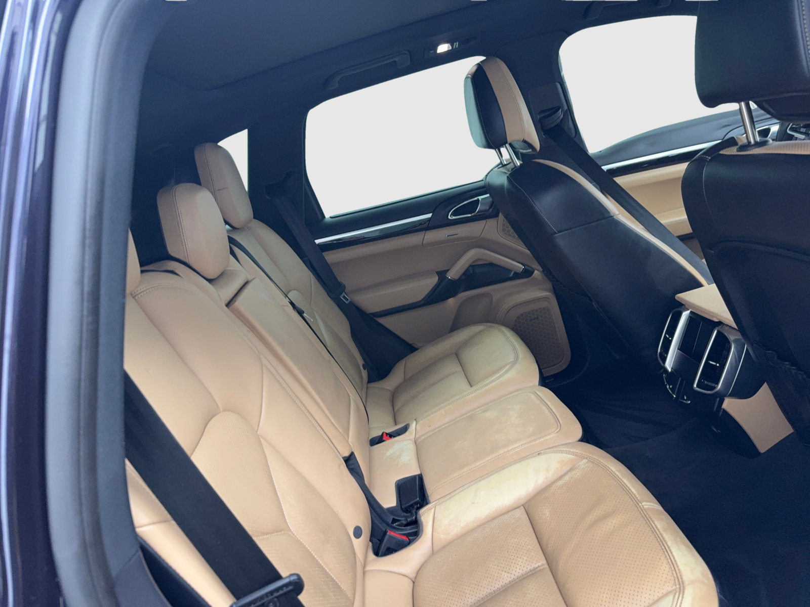 Used 2018 Porsche Cayenne Platinum Edition w/ Premium Package Plus AWD/4WD image 39