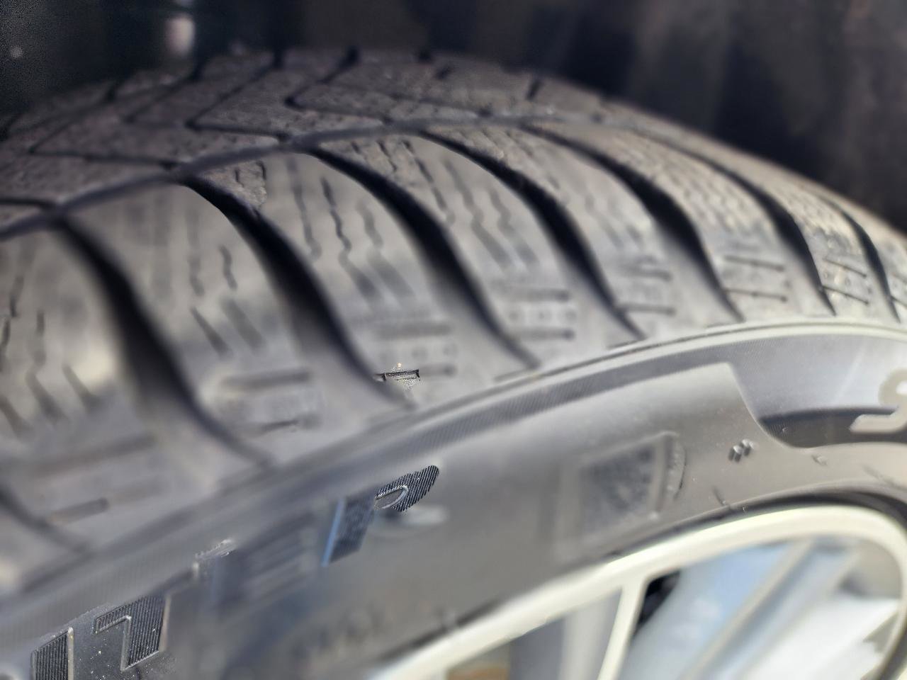 Used 2017 Alfa Romeo Giulia Ti w/ TI Lusso Package AWD/4WD image 40