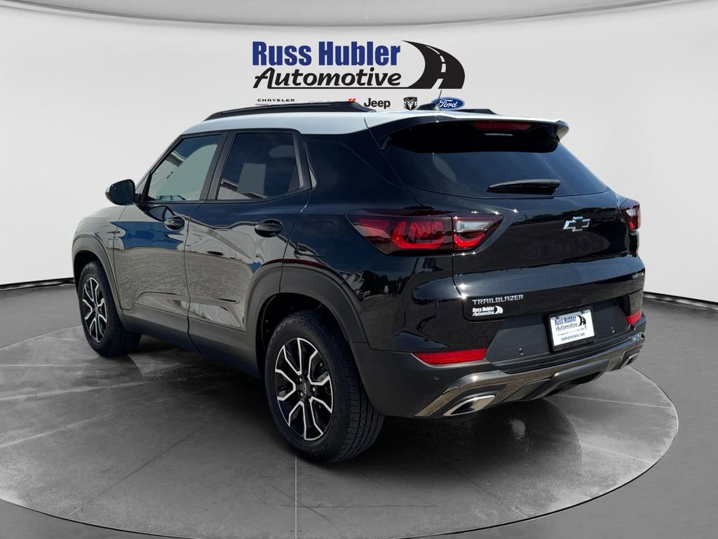 Used 2025 Chevrolet TrailBlazer ACTIV w/ Convenience Package FWD image 3